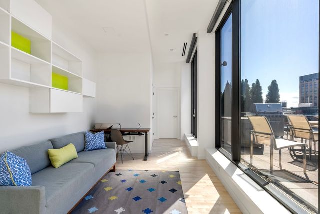 346 Congress St PH1, Boston, MA 02210