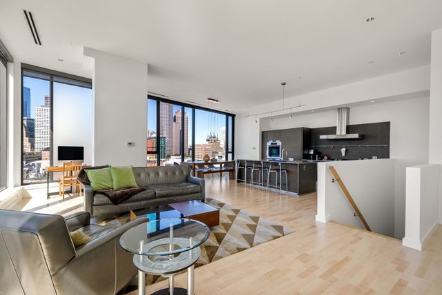 346 Congress St PH1, Boston, MA 02210