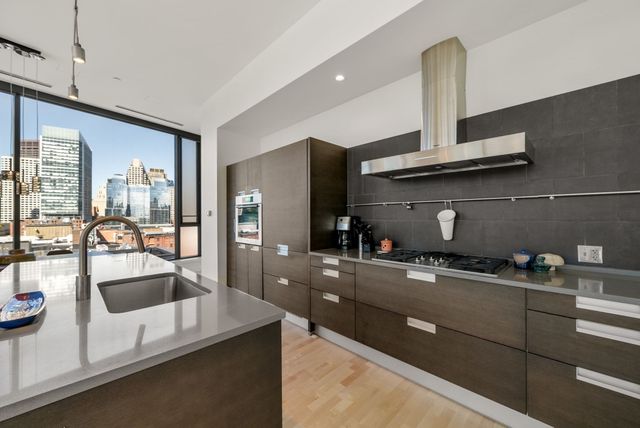 346 Congress St PH1, Boston, MA 02210