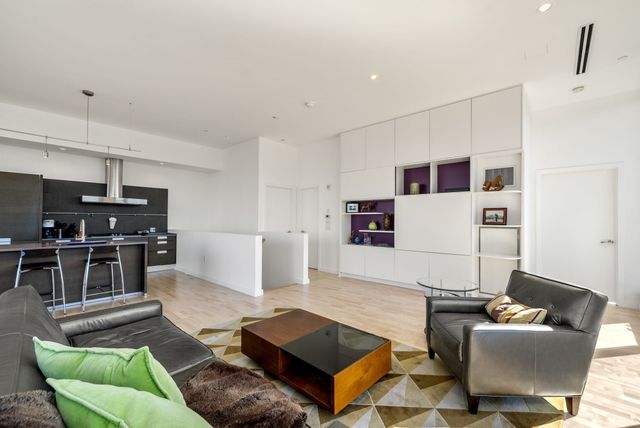 346 Congress St PH1, Boston, MA 02210