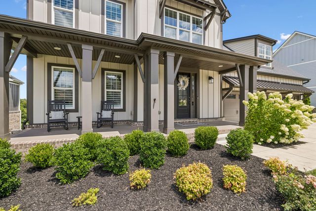 7620 Delancey Dr, College Grove, TN 37046