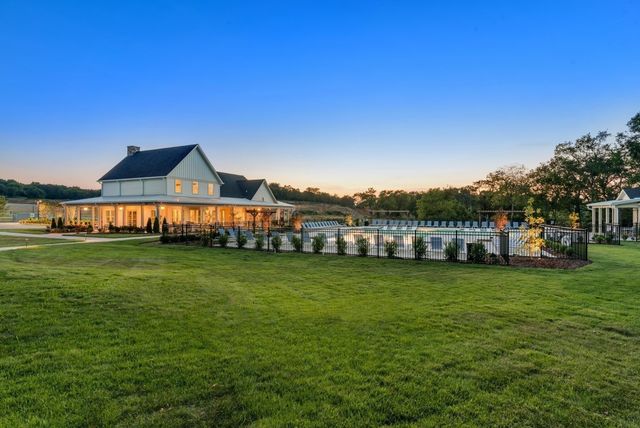 7620 Delancey Dr, College Grove, TN 37046