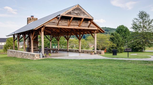 7620 Delancey Dr, College Grove, TN 37046