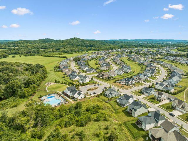 7620 Delancey Dr, College Grove, TN 37046