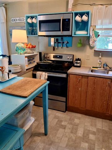 333 9th Street, Dickinson, TX 77539