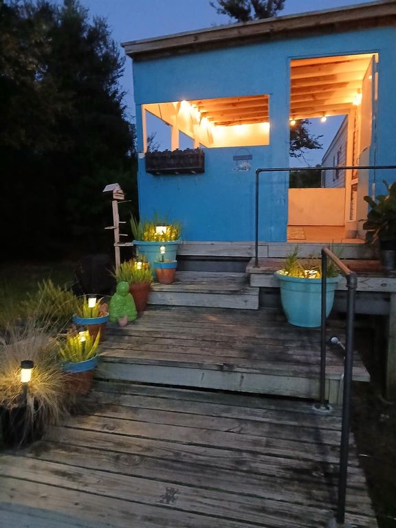 333 9th Street, Dickinson, TX 77539