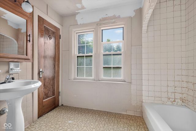 336 E 60th Street, Indianapolis, IN 46220