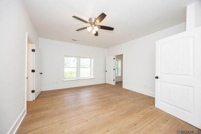 19700 John Stafford Rd, Walker, LA 70785