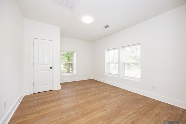 19700 John Stafford Rd, Walker, LA 70785