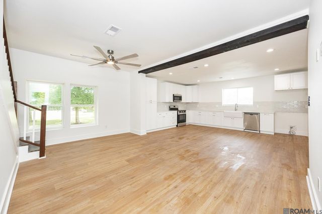 19700 John Stafford Rd, Walker, LA 70785