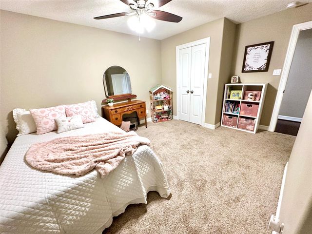 510 N Shadowbend Avenue, Friendswood, TX 77546