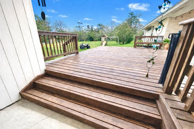 510 N Shadowbend Avenue, Friendswood, TX 77546