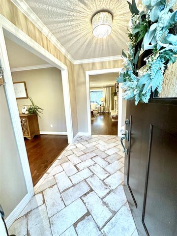 510 N Shadowbend Avenue, Friendswood, TX 77546