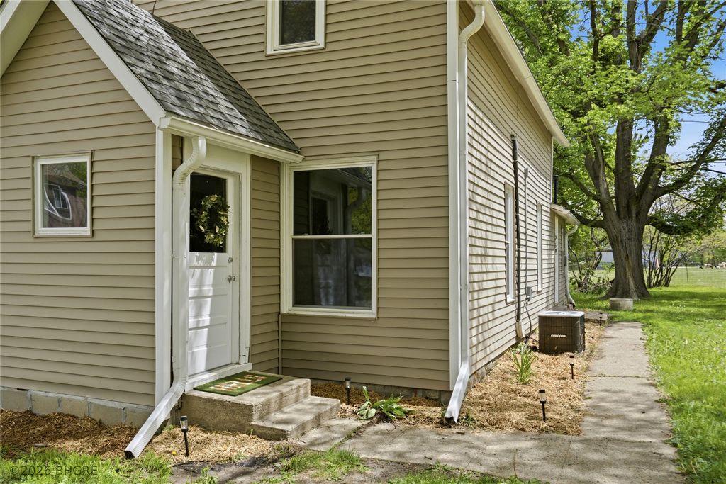 300 S Atkinson Street, Truro, IA 50257