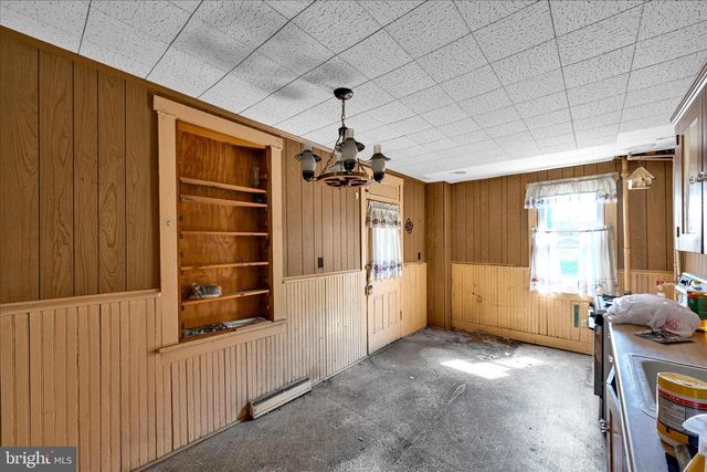 216 E DONEGAL ST, Mount Joy, PA 17552