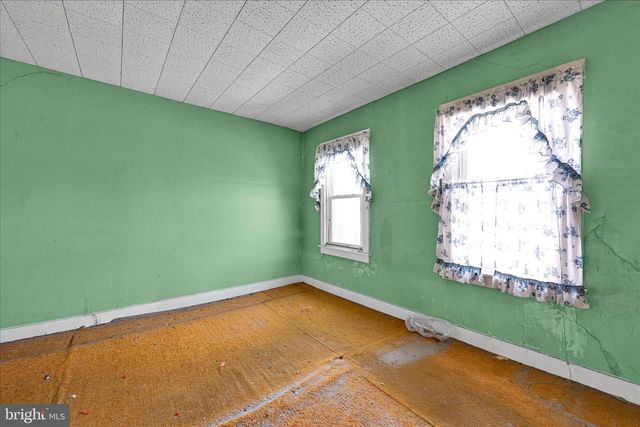 216 E DONEGAL ST, Mount Joy, PA 17552