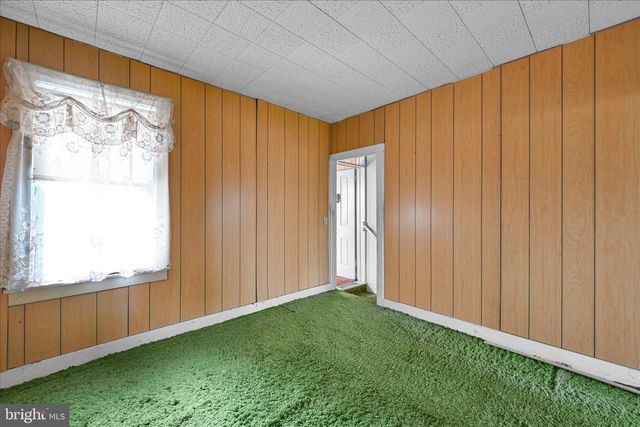 216 E DONEGAL ST, Mount Joy, PA 17552