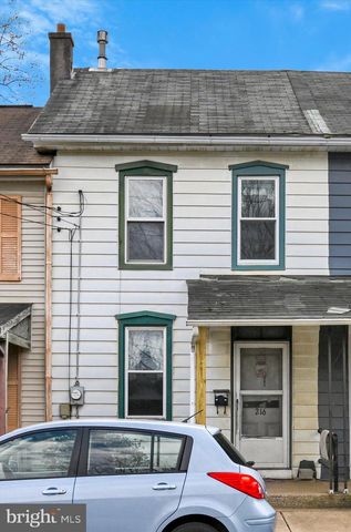 216 E DONEGAL ST, Mount Joy, PA 17552