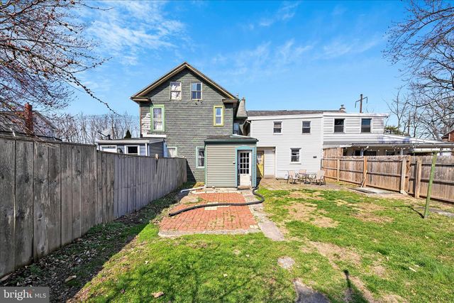 216 E DONEGAL ST, Mount Joy, PA 17552