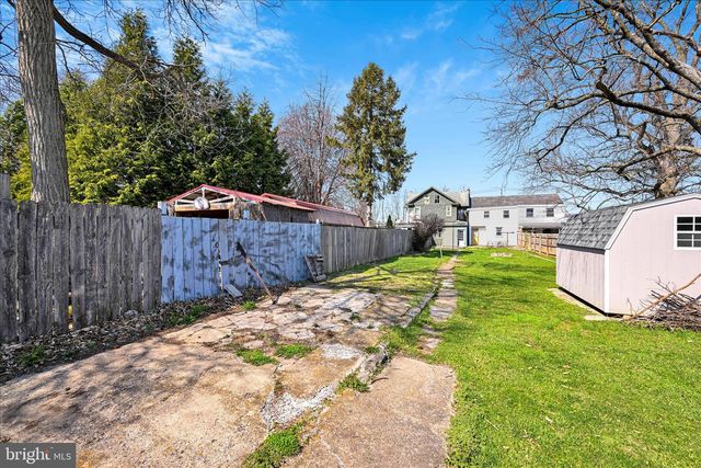 216 E DONEGAL ST, Mount Joy, PA 17552