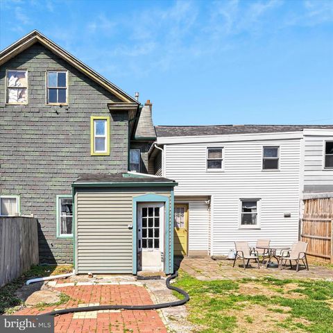 216 E DONEGAL ST, Mount Joy, PA 17552