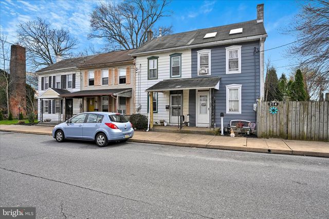 216 E DONEGAL ST, Mount Joy, PA 17552