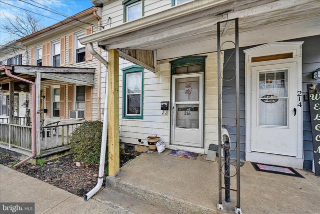 216 E DONEGAL ST, Mount Joy, PA 17552