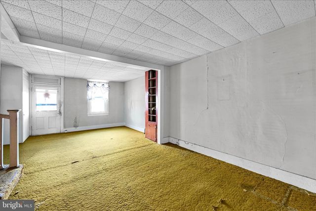 216 E DONEGAL ST, Mount Joy, PA 17552