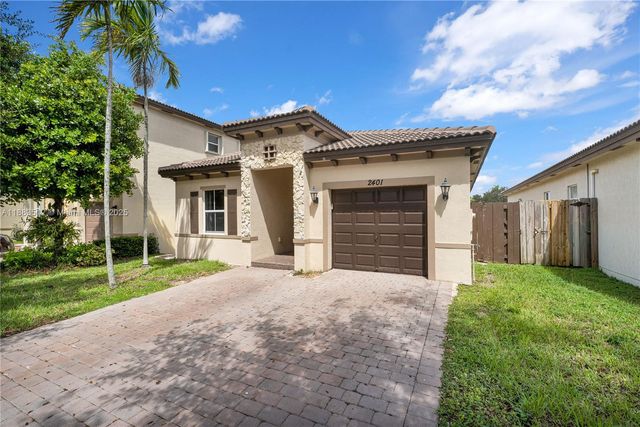 2401 NE 4th St, Homestead, FL 33033