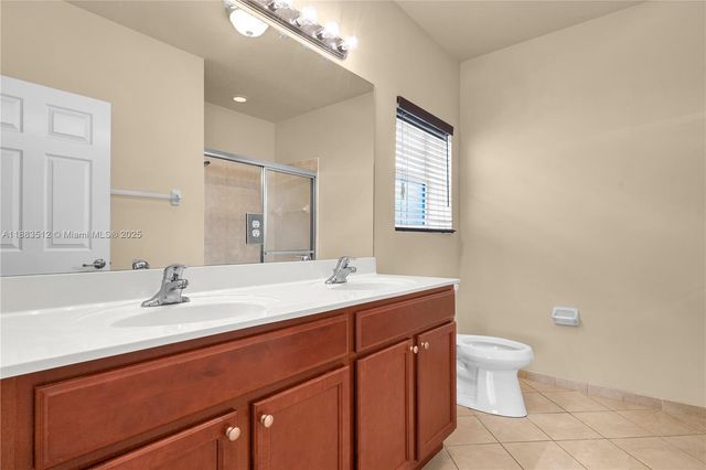 2401 NE 4th St, Homestead, FL 33033