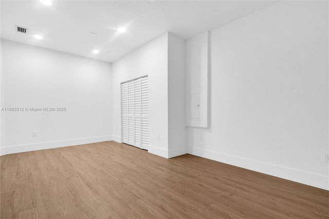 2401 NE 4th St, Homestead, FL 33033