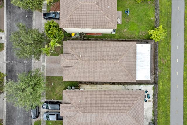 2401 NE 4th St, Homestead, FL 33033