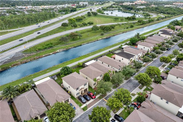 2401 NE 4th St, Homestead, FL 33033