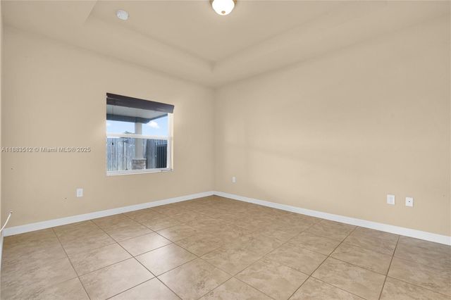 2401 NE 4th St, Homestead, FL 33033