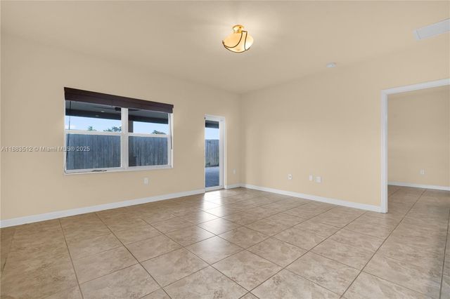 2401 NE 4th St, Homestead, FL 33033