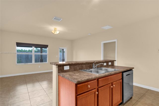 2401 NE 4th St, Homestead, FL 33033