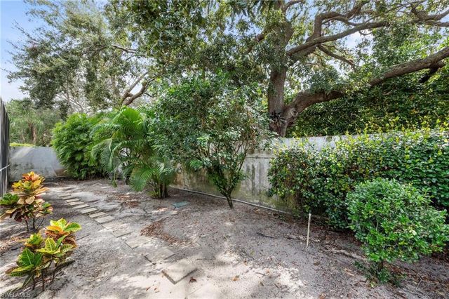 168 Livermore LN, Naples, FL 34119