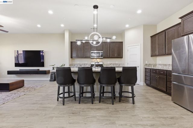 2394 Bharvani Ave, Manteca, CA 95337