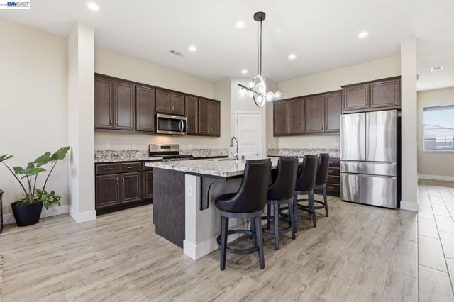 2394 Bharvani Ave, Manteca, CA 95337