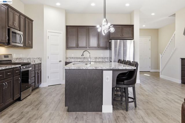 2394 Bharvani Ave, Manteca, CA 95337