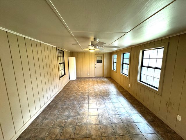 484 S First Avenue, Stephenville, TX 76401