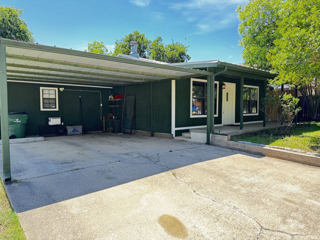 484 S First Avenue, Stephenville, TX 76401