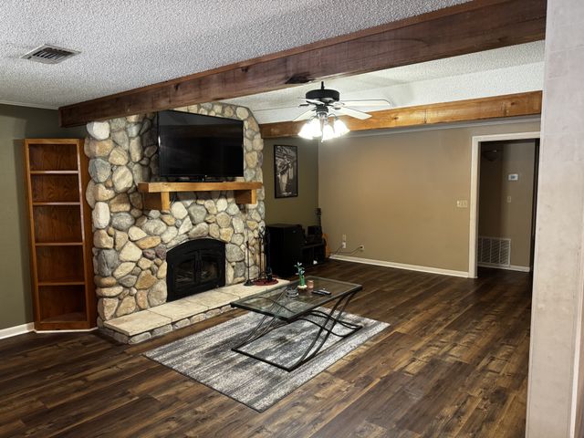 484 S First Avenue, Stephenville, TX 76401