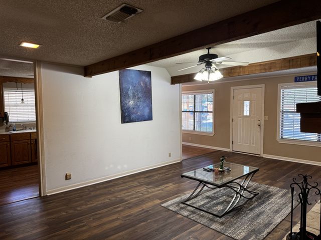 484 S First Avenue, Stephenville, TX 76401