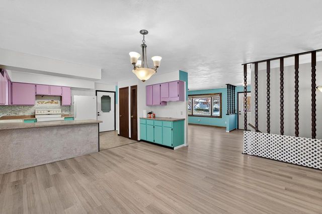 122 Hillside Circle, New Glarus, WI 53574