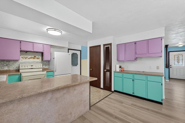 122 Hillside Circle, New Glarus, WI 53574