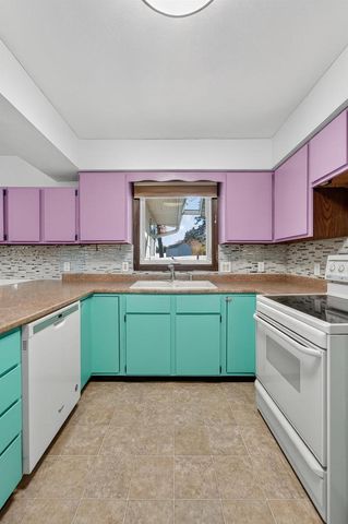 122 Hillside Circle, New Glarus, WI 53574