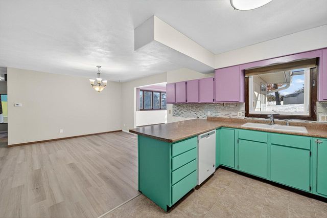 122 Hillside Circle, New Glarus, WI 53574