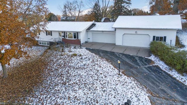 122 Hillside Circle, New Glarus, WI 53574