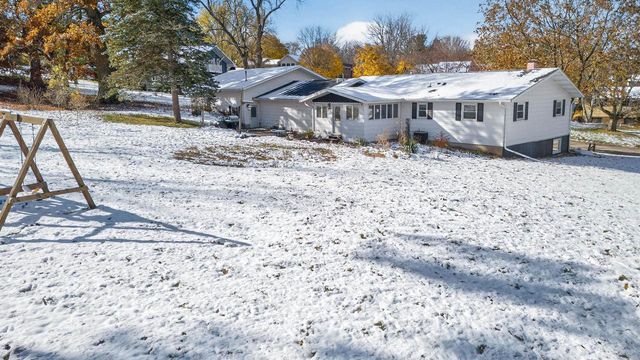 122 Hillside Circle, New Glarus, WI 53574